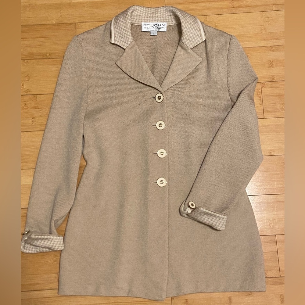 Elegant St. John Collection Neutral Beige Knit Jacket Quiet Luxury Size 2 - Picture 2 of 14